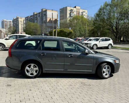 Серый Вольво В50, объемом двигателя 2 л и пробегом 234 тыс. км за 9700 $, фото 8 на Automoto.ua