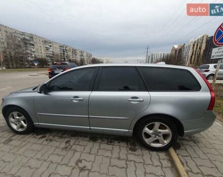 Серый Вольво В50, объемом двигателя 1.56 л и пробегом 331 тыс. км за 7600 $, фото 1 на Automoto.ua