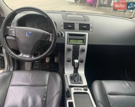 Серый Вольво В50, объемом двигателя 1.6 л и пробегом 244 тыс. км за 8600 $, фото 3 на Automoto.ua