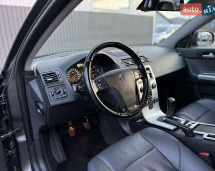 Серый Вольво В50, объемом двигателя 1.6 л и пробегом 228 тыс. км за 8950 $, фото 30 на Automoto.ua