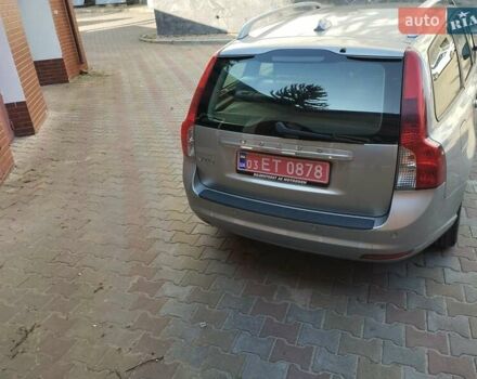 Сірий Вольво V50, об'ємом двигуна 1.6 л та пробігом 170 тис. км за 8100 $, фото 4 на Automoto.ua