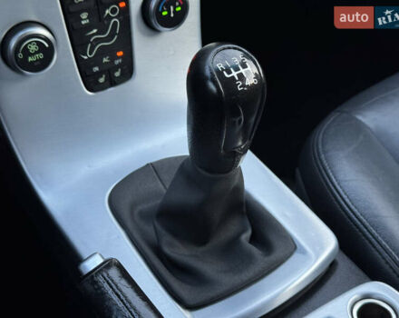 Серый Вольво В50, объемом двигателя 1.6 л и пробегом 228 тыс. км за 8950 $, фото 43 на Automoto.ua