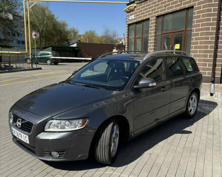 Серый Вольво В50, объемом двигателя 2 л и пробегом 234 тыс. км за 9700 $, фото 3 на Automoto.ua