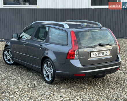 Серый Вольво В50, объемом двигателя 1.6 л и пробегом 228 тыс. км за 8950 $, фото 18 на Automoto.ua