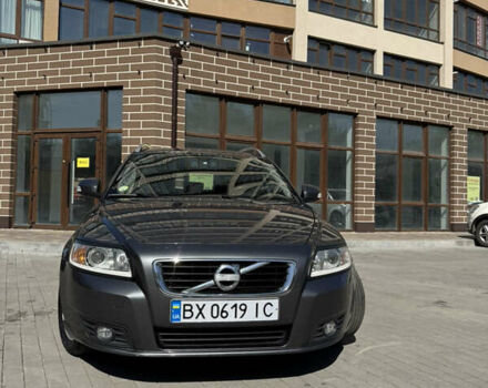 Серый Вольво В50, объемом двигателя 2 л и пробегом 234 тыс. км за 9700 $, фото 10 на Automoto.ua