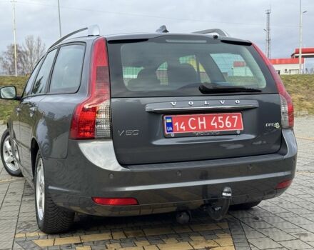 Сірий Вольво V50, об'ємом двигуна 1.6 л та пробігом 218 тис. км за 8799 $, фото 3 на Automoto.ua