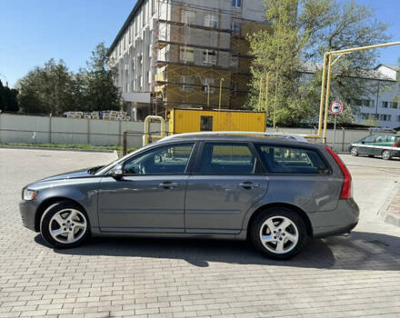 Серый Вольво В50, объемом двигателя 2 л и пробегом 234 тыс. км за 9700 $, фото 4 на Automoto.ua