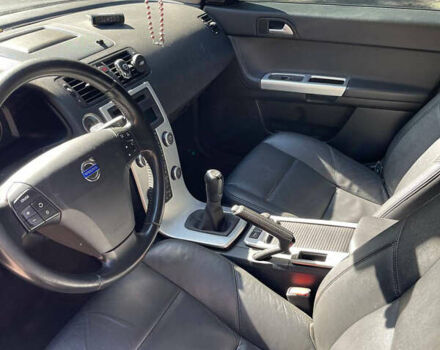 Серый Вольво В50, объемом двигателя 1.6 л и пробегом 245 тыс. км за 8500 $, фото 4 на Automoto.ua