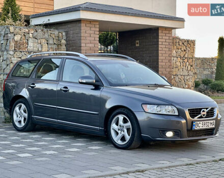 Серый Вольво В50, объемом двигателя 1.6 л и пробегом 215 тыс. км за 7499 $, фото 79 на Automoto.ua