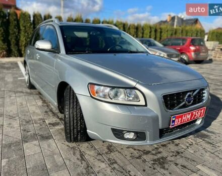 Серый Вольво В50, объемом двигателя 1.6 л и пробегом 245 тыс. км за 8850 $, фото 5 на Automoto.ua