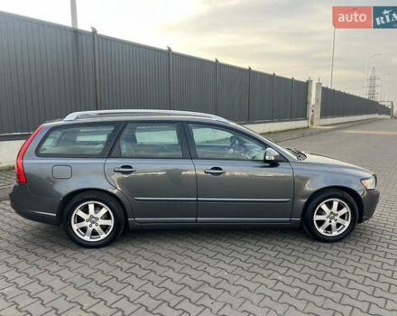 Серый Вольво В50, объемом двигателя 1.6 л и пробегом 240 тыс. км за 8999 $, фото 6 на Automoto.ua