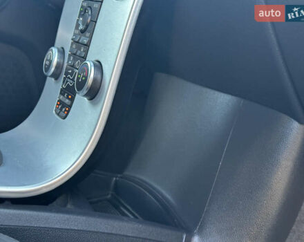 Серый Вольво В50, объемом двигателя 1.6 л и пробегом 215 тыс. км за 7499 $, фото 152 на Automoto.ua