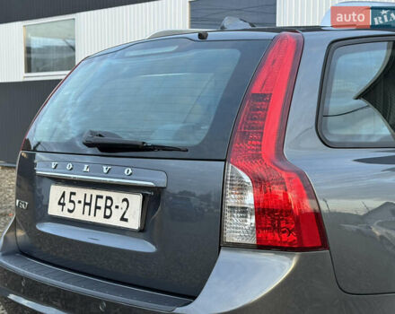 Серый Вольво В50, объемом двигателя 1.6 л и пробегом 228 тыс. км за 8950 $, фото 24 на Automoto.ua