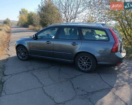 Серый Вольво В50, объемом двигателя 1.56 л и пробегом 350 тыс. км за 7200 $, фото 12 на Automoto.ua