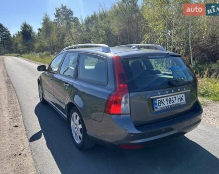 Серый Вольво В50, объемом двигателя 1.56 л и пробегом 203 тыс. км за 7150 $, фото 5 на Automoto.ua