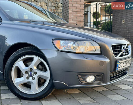 Серый Вольво В50, объемом двигателя 1.6 л и пробегом 215 тыс. км за 7499 $, фото 63 на Automoto.ua