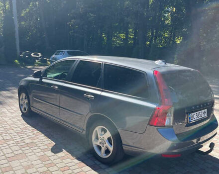 Серый Вольво В50, объемом двигателя 1.6 л и пробегом 245 тыс. км за 8500 $, фото 2 на Automoto.ua