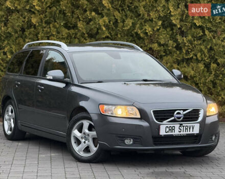 Серый Вольво В50, объемом двигателя 1.6 л и пробегом 222 тыс. км за 8500 $, фото 1 на Automoto.ua