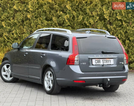 Серый Вольво В50, объемом двигателя 1.6 л и пробегом 222 тыс. км за 8500 $, фото 3 на Automoto.ua