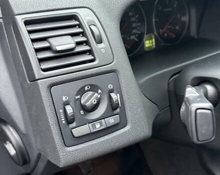 Серый Вольво В50, объемом двигателя 1.6 л и пробегом 219 тыс. км за 9700 $, фото 5 на Automoto.ua