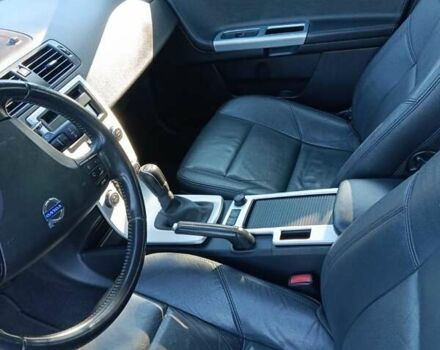 Серый Вольво В50, объемом двигателя 1.56 л и пробегом 350 тыс. км за 7200 $, фото 1 на Automoto.ua