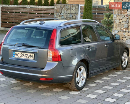 Серый Вольво В50, объемом двигателя 1.6 л и пробегом 215 тыс. км за 7499 $, фото 7 на Automoto.ua