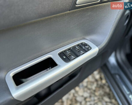 Серый Вольво В50, объемом двигателя 1.6 л и пробегом 228 тыс. км за 8950 $, фото 28 на Automoto.ua