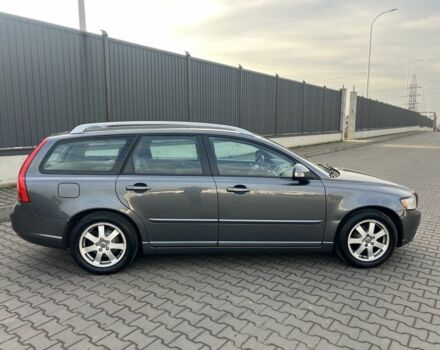 Серый Вольво В50, объемом двигателя 1.6 л и пробегом 240 тыс. км за 8999 $, фото 4 на Automoto.ua