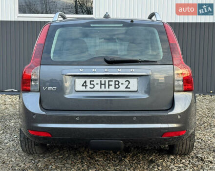 Серый Вольво В50, объемом двигателя 1.6 л и пробегом 228 тыс. км за 8950 $, фото 5 на Automoto.ua