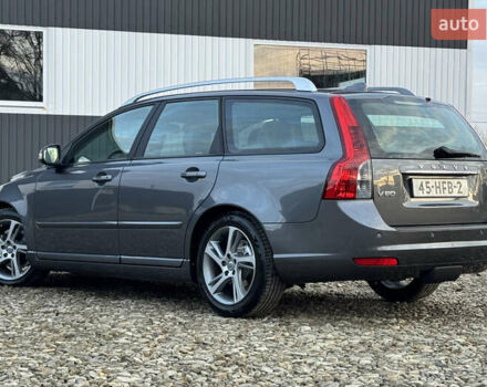 Серый Вольво В50, объемом двигателя 1.6 л и пробегом 228 тыс. км за 8950 $, фото 17 на Automoto.ua