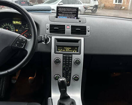 Серый Вольво В50, объемом двигателя 1.6 л и пробегом 219 тыс. км за 9700 $, фото 7 на Automoto.ua