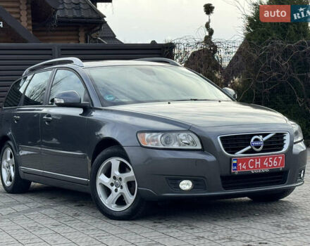 Сірий Вольво V50, об'ємом двигуна 1.6 л та пробігом 218 тис. км за 8899 $, фото 2 на Automoto.ua