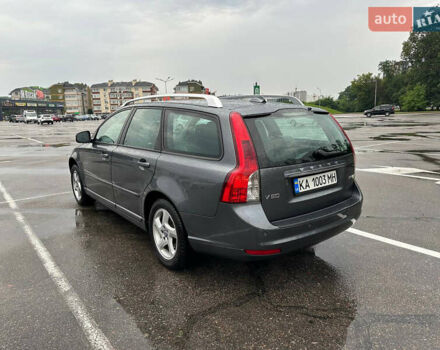 Сірий Вольво V50, об'ємом двигуна 1.56 л та пробігом 246 тис. км за 8300 $, фото 1 на Automoto.ua