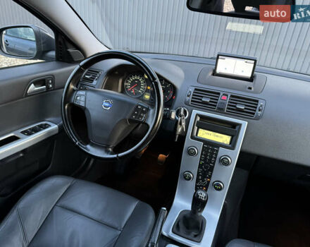 Серый Вольво В50, объемом двигателя 1.6 л и пробегом 228 тыс. км за 8950 $, фото 47 на Automoto.ua