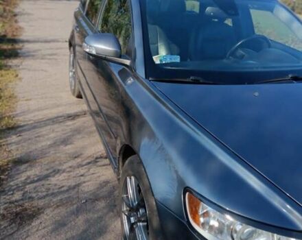 Серый Вольво В50, объемом двигателя 1.56 л и пробегом 350 тыс. км за 7200 $, фото 2 на Automoto.ua