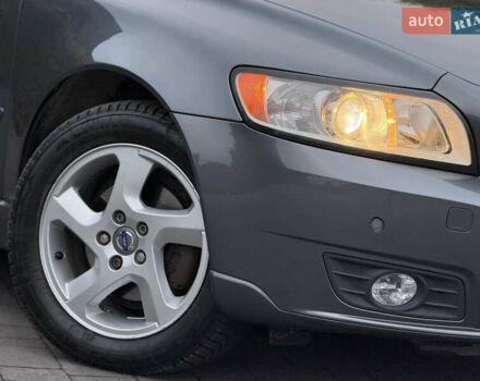 Серый Вольво В50, объемом двигателя 1.6 л и пробегом 222 тыс. км за 8500 $, фото 13 на Automoto.ua