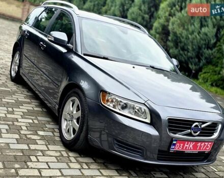 Серый Вольво В50, объемом двигателя 1.6 л и пробегом 200 тыс. км за 8300 $, фото 3 на Automoto.ua