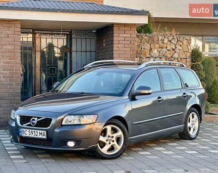 Серый Вольво В50, объемом двигателя 1.6 л и пробегом 215 тыс. км за 7499 $, фото 1 на Automoto.ua