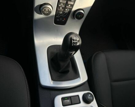 Серый Вольво В50, объемом двигателя 2 л и пробегом 250 тыс. км за 8200 $, фото 9 на Automoto.ua