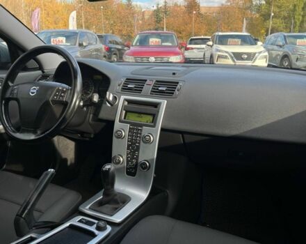 Серый Вольво В50, объемом двигателя 2 л и пробегом 250 тыс. км за 8200 $, фото 15 на Automoto.ua