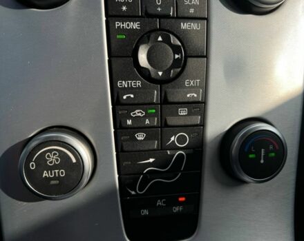 Серый Вольво В50, объемом двигателя 2 л и пробегом 250 тыс. км за 8200 $, фото 10 на Automoto.ua