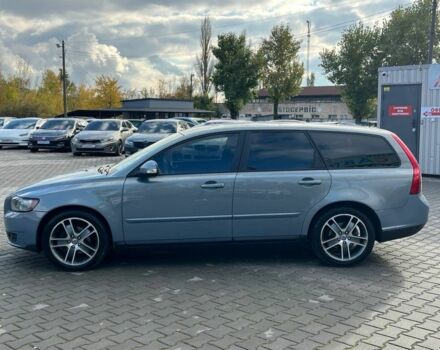 Серый Вольво В50, объемом двигателя 2 л и пробегом 250 тыс. км за 8200 $, фото 2 на Automoto.ua