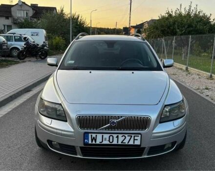 Сірий Вольво V50, об'ємом двигуна 2.4 л та пробігом 397 тис. км за 1798 $, фото 1 на Automoto.ua