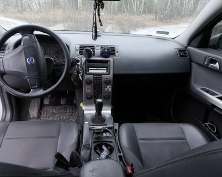 Серый Вольво В50, объемом двигателя 2 л и пробегом 444 тыс. км за 2800 $, фото 1 на Automoto.ua