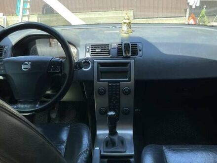 Серый Вольво В50, объемом двигателя 2 л и пробегом 400 тыс. км за 4200 $, фото 1 на Automoto.ua