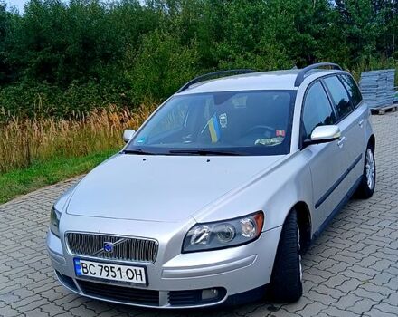 Сірий Вольво V50, об'ємом двигуна 2 л та пробігом 327 тис. км за 3500 $, фото 1 на Automoto.ua
