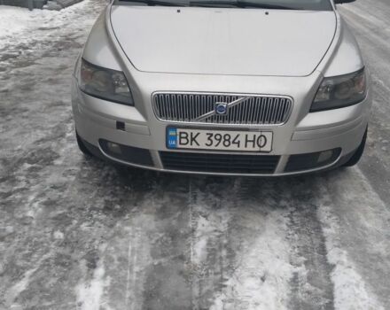 Сірий Вольво V50, об'ємом двигуна 2 л та пробігом 380 тис. км за 5700 $, фото 1 на Automoto.ua