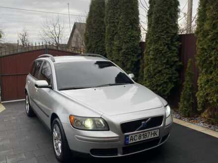 Сірий Вольво V50, об'ємом двигуна 2 л та пробігом 305 тис. км за 4900 $, фото 1 на Automoto.ua