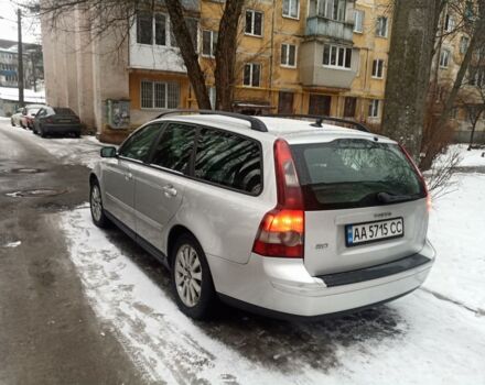 Сірий Вольво V50, об'ємом двигуна 2 л та пробігом 380 тис. км за 6500 $, фото 1 на Automoto.ua