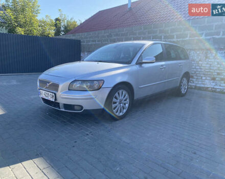 Серый Вольво В50, объемом двигателя 2 л и пробегом 350 тыс. км за 5200 $, фото 1 на Automoto.ua